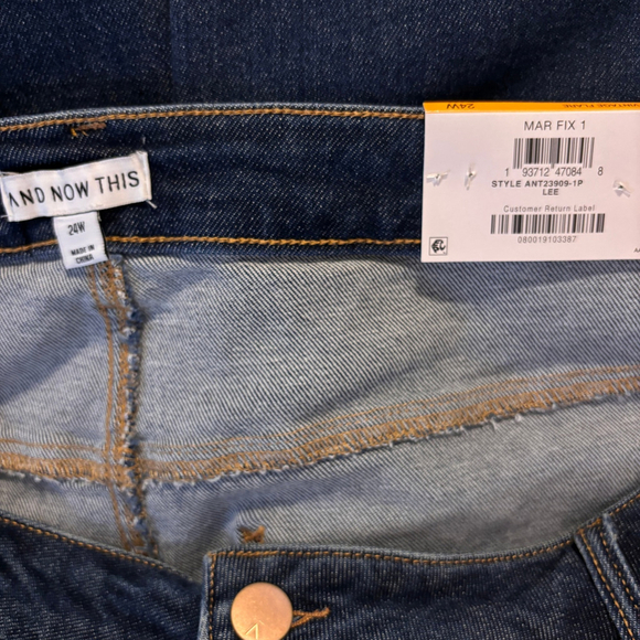 And Now This Plus Size High-Rise Flare-Leg Jeans NWT - Picture 4 of 4